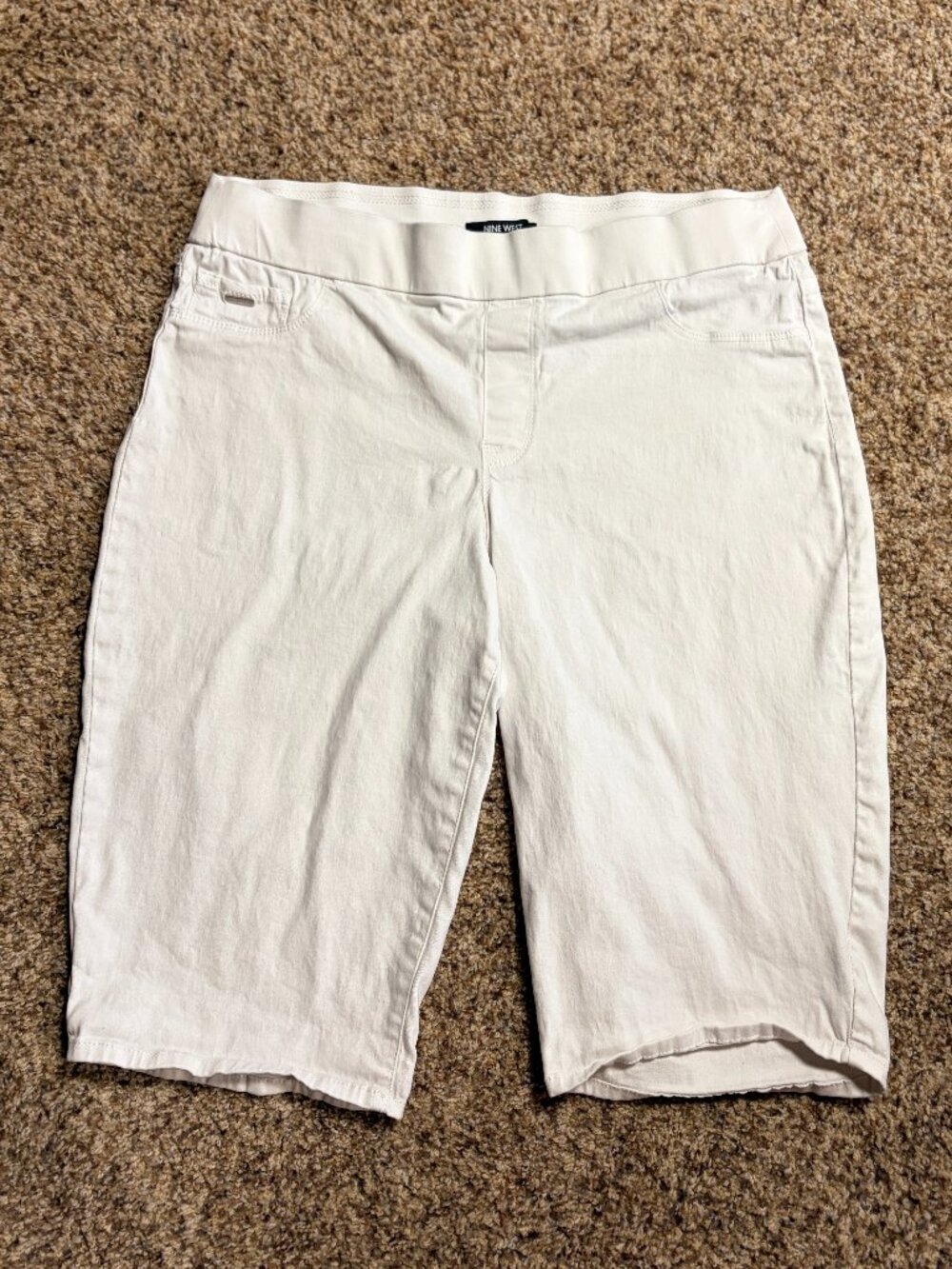 Nine West White Bermuda Jean Shorts - Women's Size 16 - Preowned - 2227
